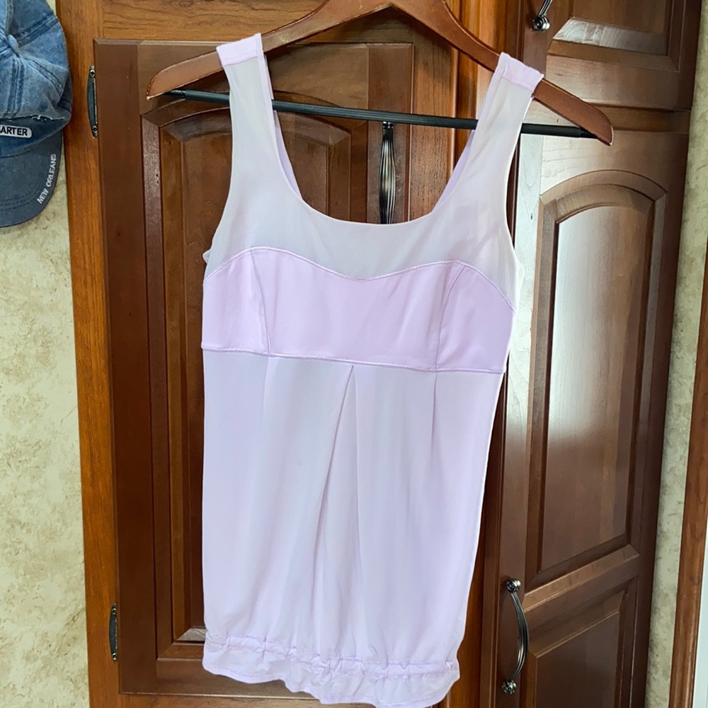 Light Lavender gorgeous  Lululemon women’s workout top size 6